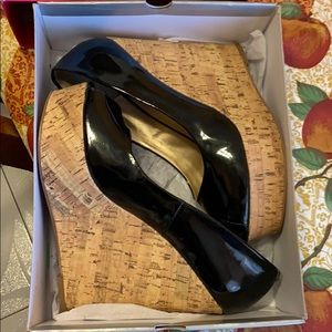 Black Shoedazzle wedges